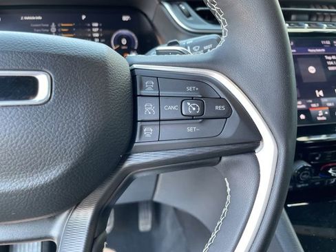 Used 2023 Jeep Grand Cherokee L Laredo AWD/4WD image 19