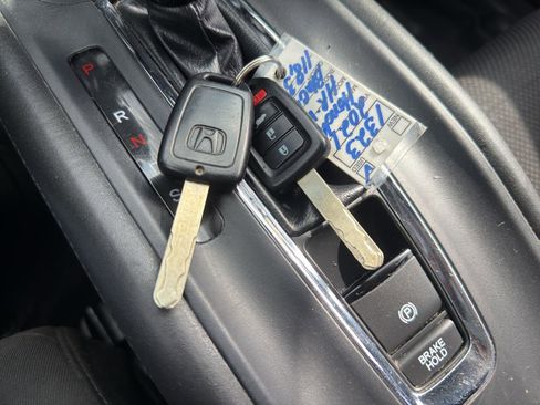 Used 2021 Honda HR-V Sport image 29