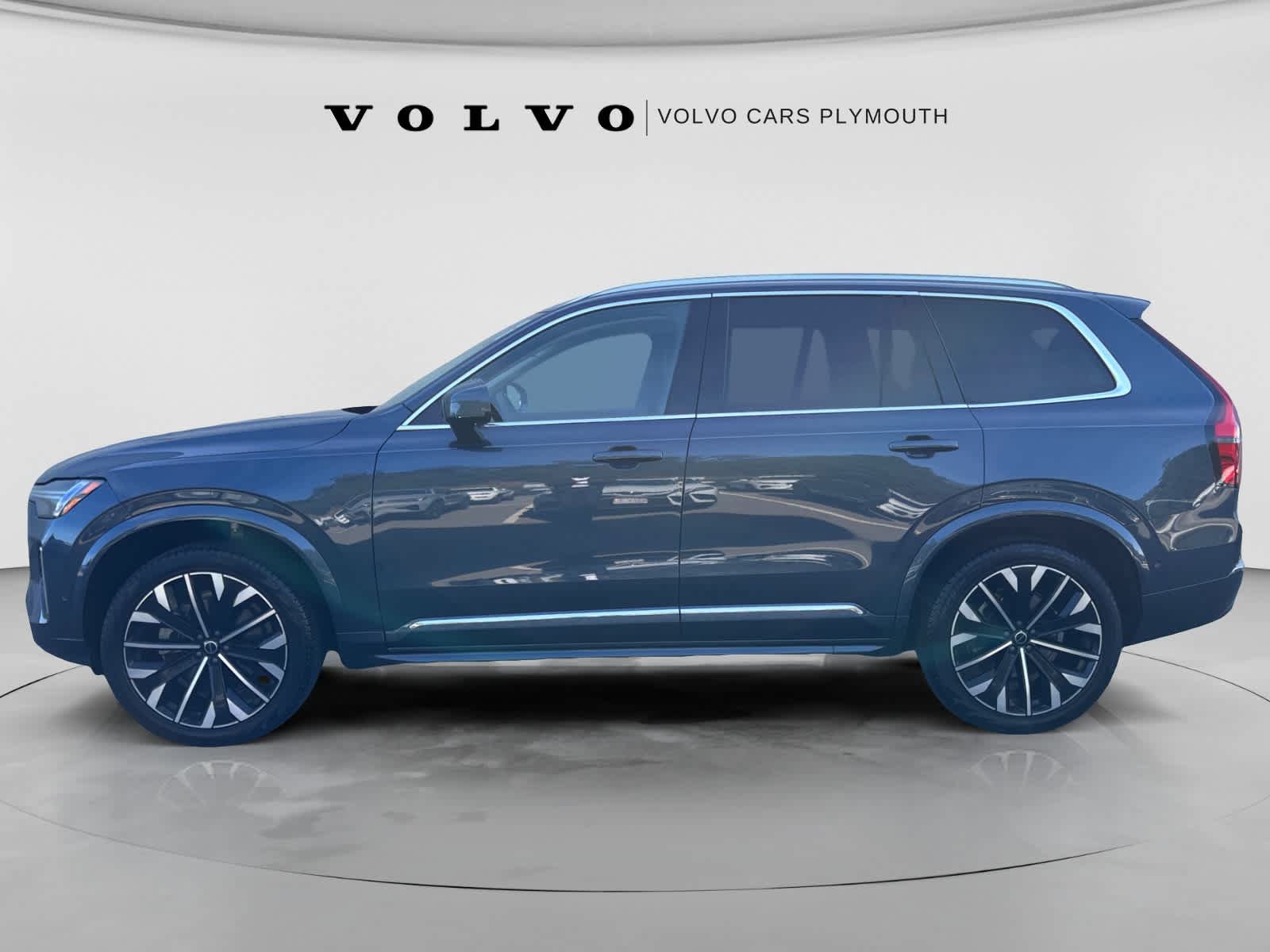 Used 2025 Volvo XC90 B5 Plus AWD/4WD image 4