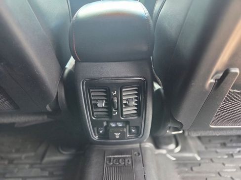 Used 2020 Jeep Grand Cherokee Trailhawk w/ Trailhawk Luxury Group AWD/4WD image 12