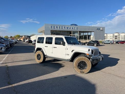 Used 2020 Jeep Wrangler Unlimited Sahara image 1