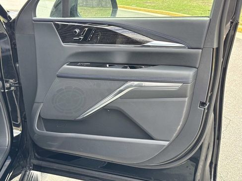 New 2026 Cadillac Escalade IQL Sport 1 w/ LPO, Floor Liner Package AWD/4WD image 8