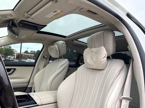 Used 2023 Mercedes-Benz S 500 4MATIC image 21