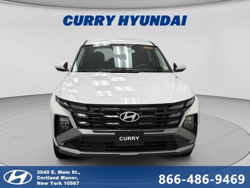 Used 2025 Hyundai Tucson SE AWD/4WD image 8