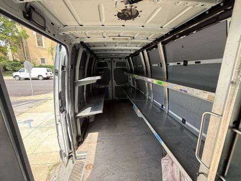 Used 2014 Mercedes-Benz Sprinter 2500 image 17
