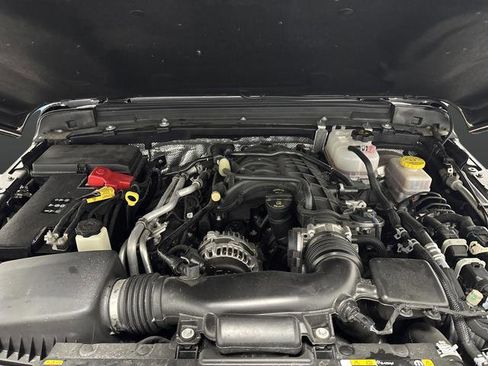 Used 2024 Jeep Wrangler Rubicon w/ Convenience Group image 38
