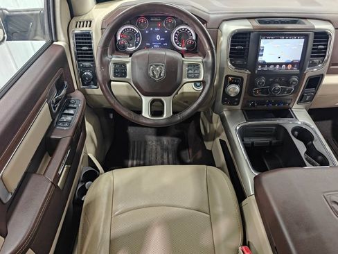 Used 2017 RAM 1500 Laramie w/ Convenience Group AWD/4WD image 4