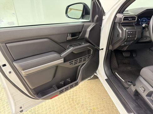 Used 2025 Toyota Tacoma SR5 image 22