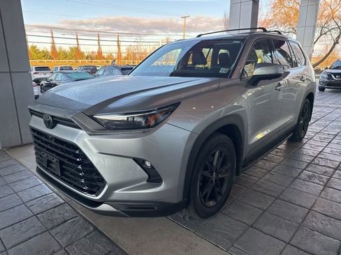 Used 2024 Toyota Grand Highlander Limited image 12