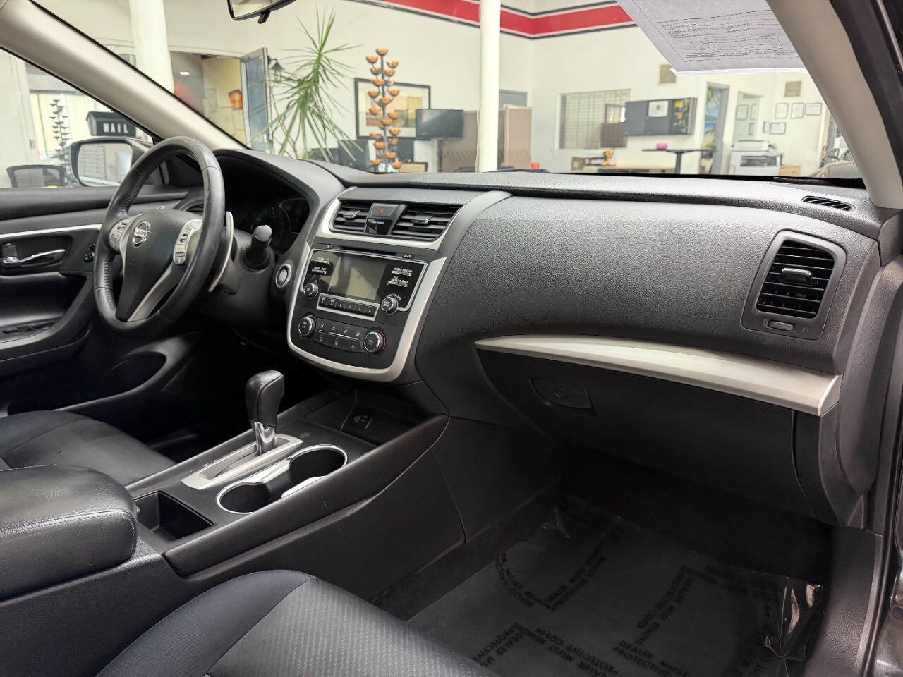Used 2017 Nissan Altima 2.5 SR w/ Midnight Edition Package FWD image 19