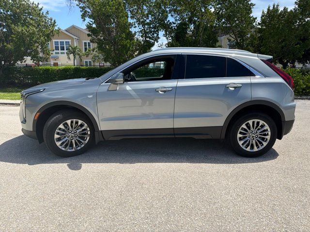 Used 2024 Cadillac XT4 Premium Luxury w/ Technology Package FWD image 4
