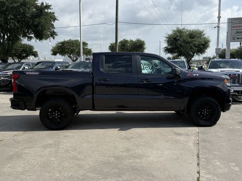 Used 2023 Chevrolet Silverado 1500 LT Trail Boss w/ Convenience Package II AWD/4WD image 3