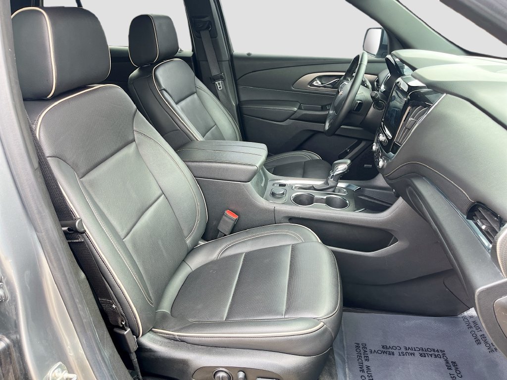 Used 2023 Chevrolet Traverse Premier FWD image 30