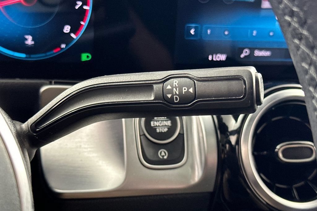 Certified 2022 Mercedes-Benz GLB 250 4MATIC image 27