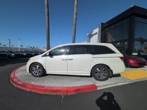 Used 2016 Honda Odyssey Touring Elite image 11