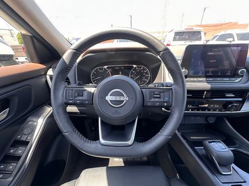 Certified 2022 Nissan Rogue SV w/ SV Premium Package FWD image 18