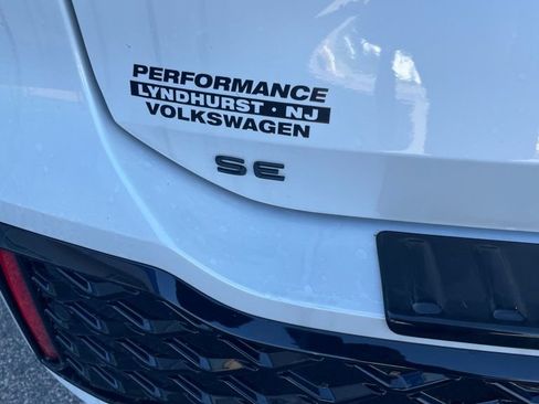New 2026 Volkswagen Tiguan SE R-Line AWD/4WD image 8