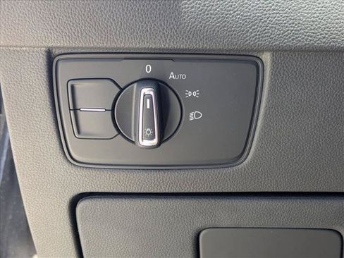 Used 2019 Volkswagen Arteon SE FWD image 12