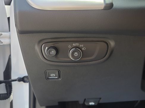 Used 2024 GMC Terrain SLE FWD image 24