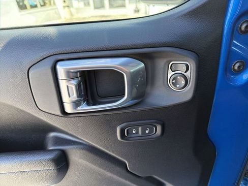 Used 2024 Jeep Wrangler Unlimited Rubicon image 15