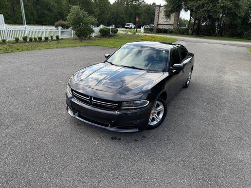 Used 2018 Dodge Charger SXT RWD image 29
