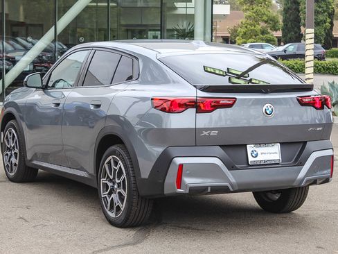 Certified 2025 BMW X2 xDrive28i w/ Convenience Package image 4