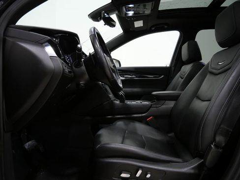 Used 2022 Cadillac XT6 Premium Luxury w/ Technology Package image 13