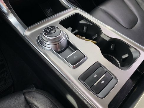 Used 2022 Ford Edge Titanium w/ Class II Trailer Tow Package image 11