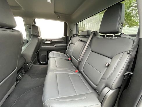 Used 2025 GMC Sierra 1500 SLT image 27