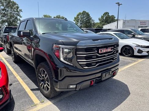 Used 2024 GMC Sierra 1500 AT4 w/ Technology Package AWD/4WD image 7