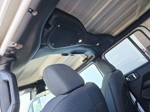 Used 2025 Jeep Wrangler Unlimited Sahara w/ Safety Group image 13