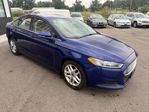 Used 2016 Ford Fusion SE FWD image 5