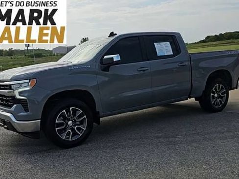 Used 2024 Chevrolet Silverado 1500 LT AWD/4WD image 4