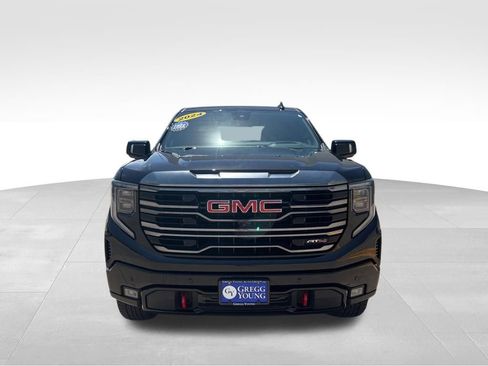 Used 2024 GMC Sierra 1500 AT4 w/ Technology Package AWD/4WD image 4