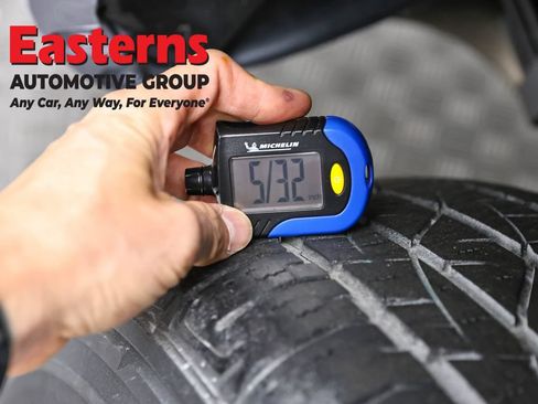 Used 2018 Toyota Tacoma TRD Sport AWD/4WD image 32