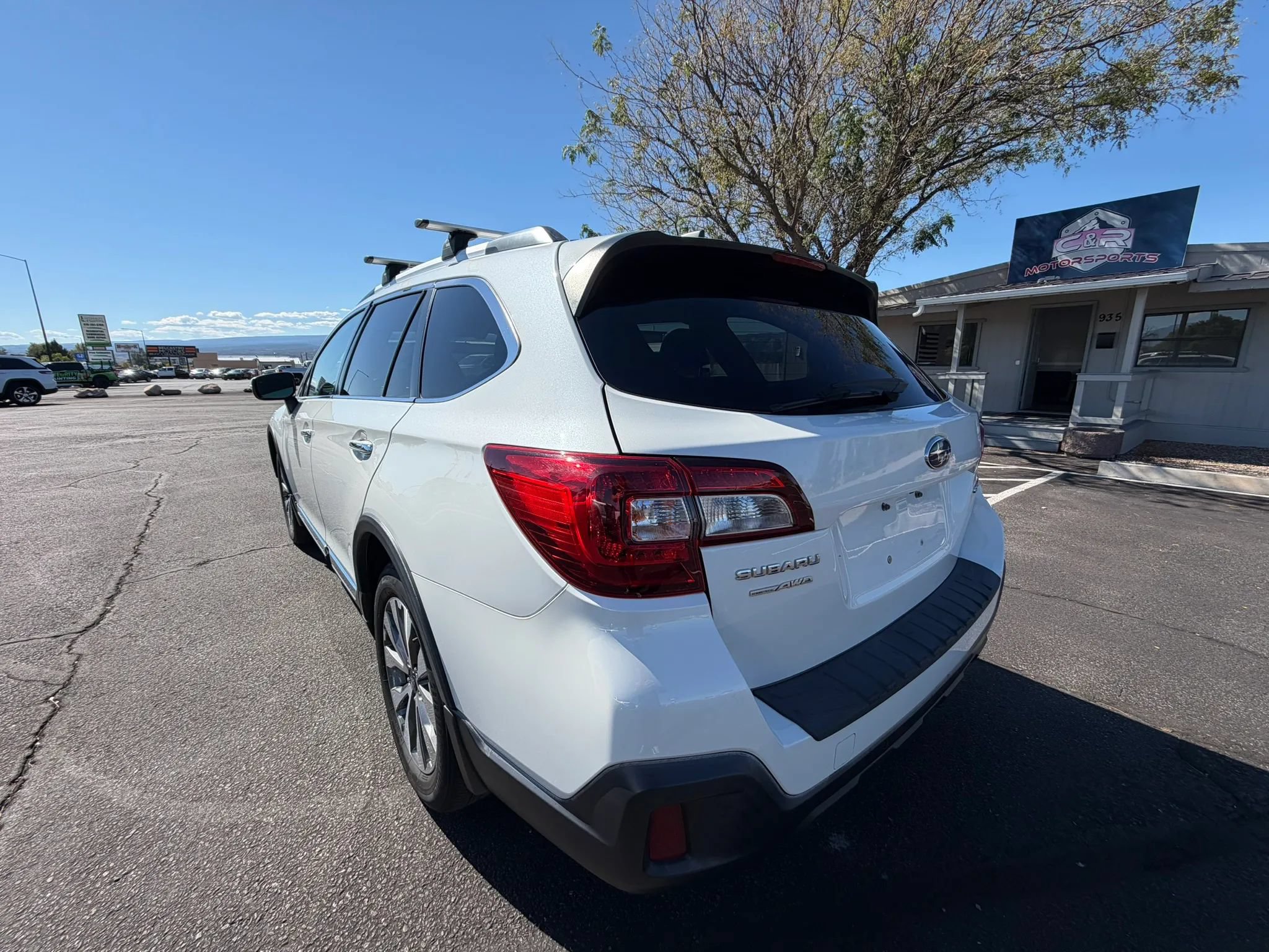 Used 2019 Subaru Outback 2.5i Touring AWD/4WD image 8