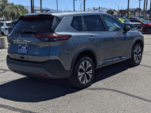 Used 2023 Nissan Rogue SV FWD image 2