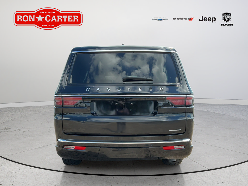 Used 2024 Jeep Wagoneer L Series II w/ Flexible Seating Group AWD/4WD image 5