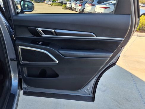 Used 2025 Kia Telluride S FWD image 23