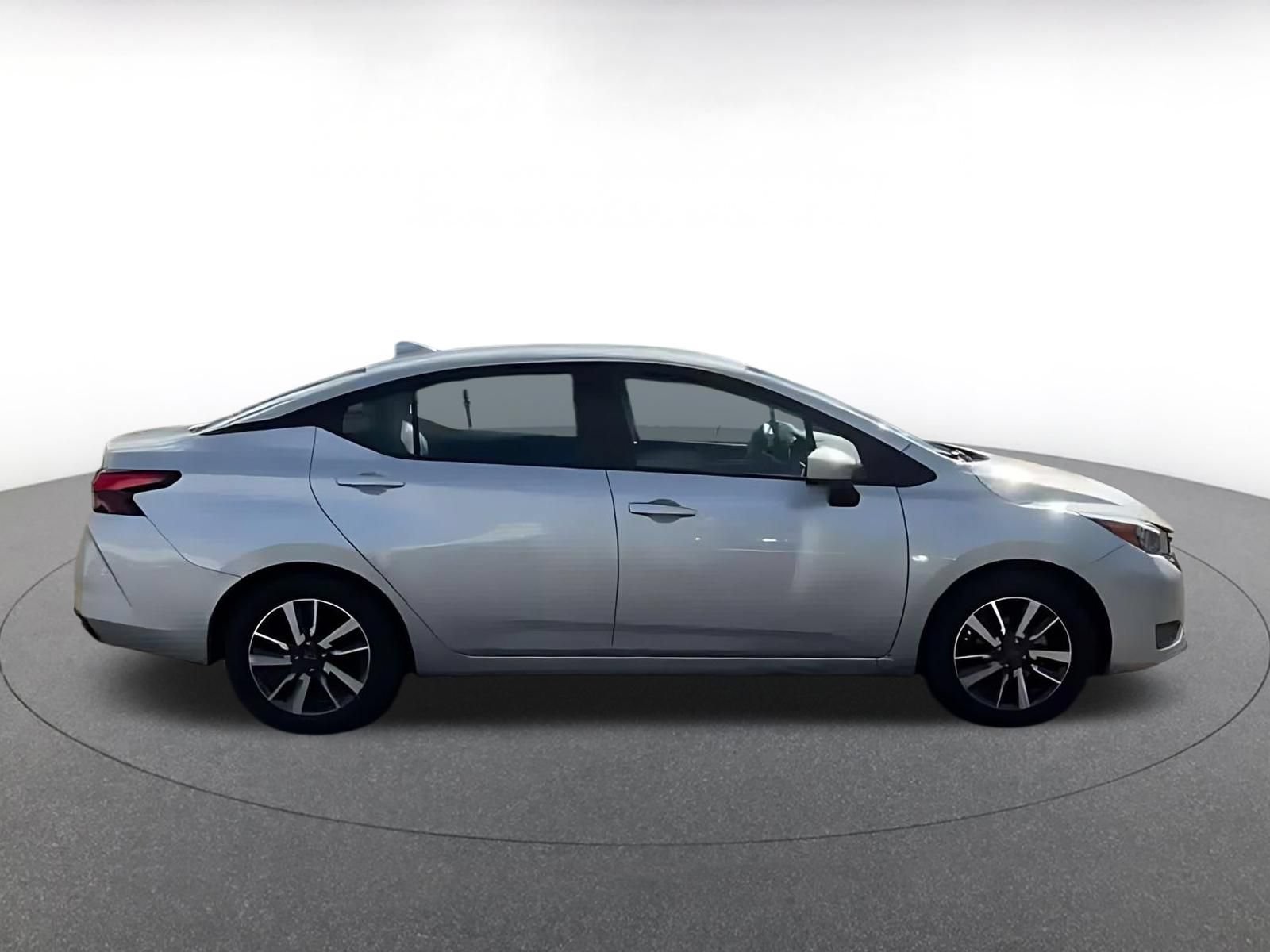 Used 2025 Nissan Versa SV FWD image 15