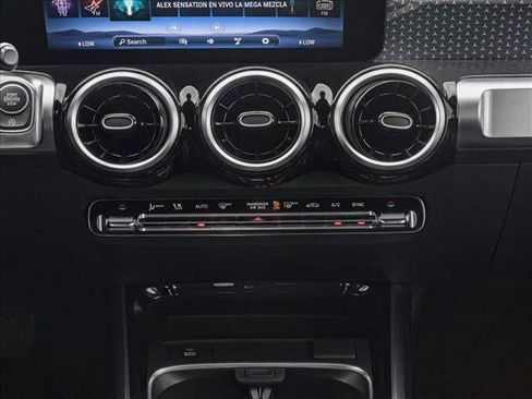 Used 2026 Mercedes-Benz GLB 250 image 20