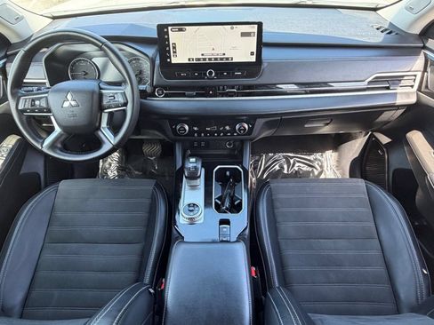 Used 2025 Mitsubishi Outlander SE AWD/4WD image 16