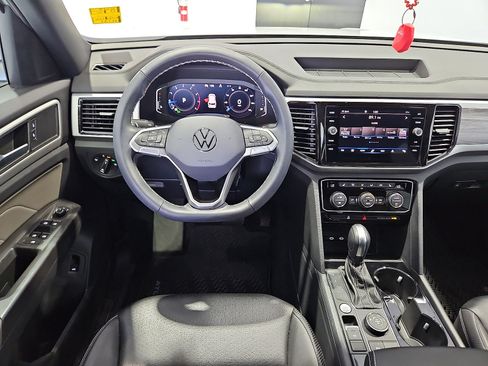Certified 2023 Volkswagen Atlas Cross Sport SE w/ Black Wheel Package AWD/4WD image 14