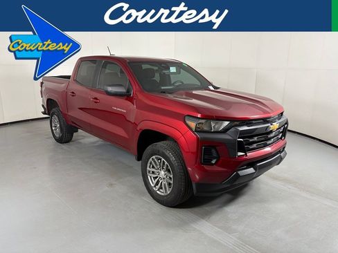 Used 2024 Chevrolet Colorado LT AWD/4WD image 1