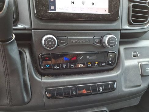 Used 2025 RAM ProMaster 2500 w/ Convenience Group FWD image 13