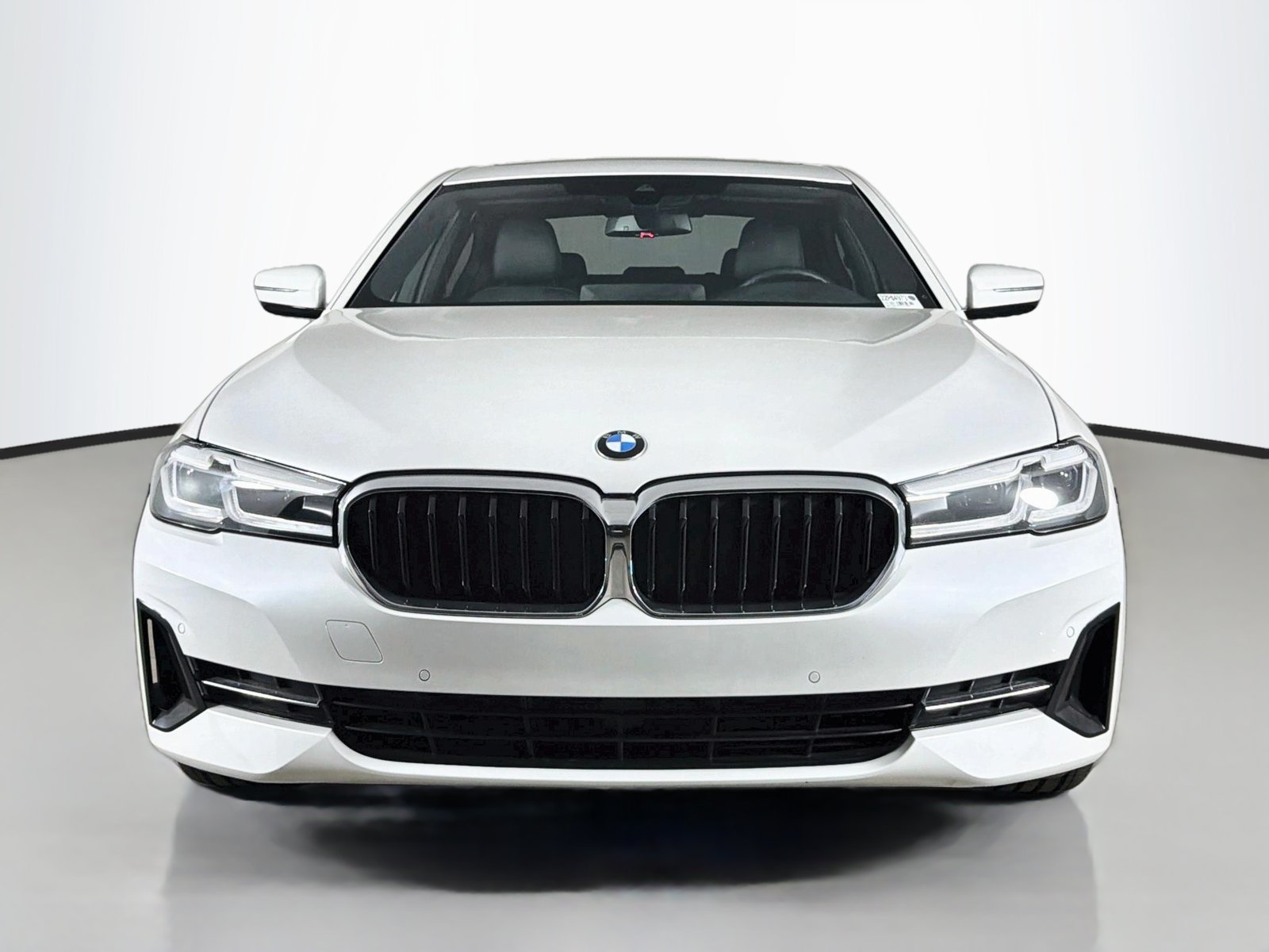 Used 2023 BMW 530i w/ Convenience Package RWD image 2