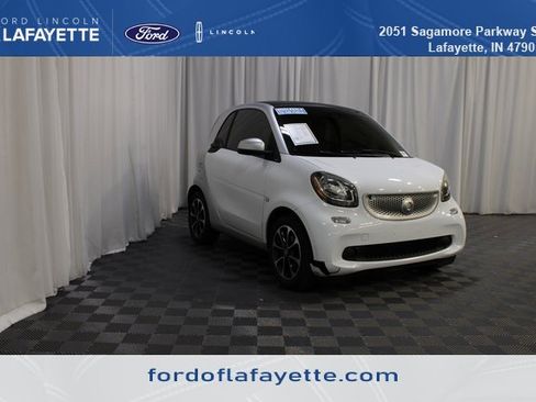Used 2016 smart fortwo passion image 1