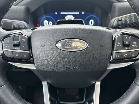 Certified 2025 Ford Explorer Platinum image 24