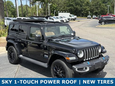 Used 2023 Jeep Wrangler Unlimited Sahara w/ Cold Weather Group AWD/4WD image 39