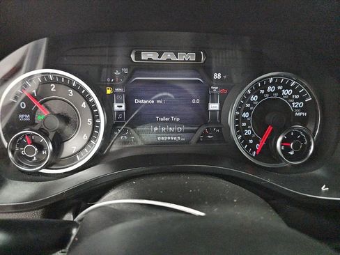 Used 2024 RAM 1500 Laramie image 12